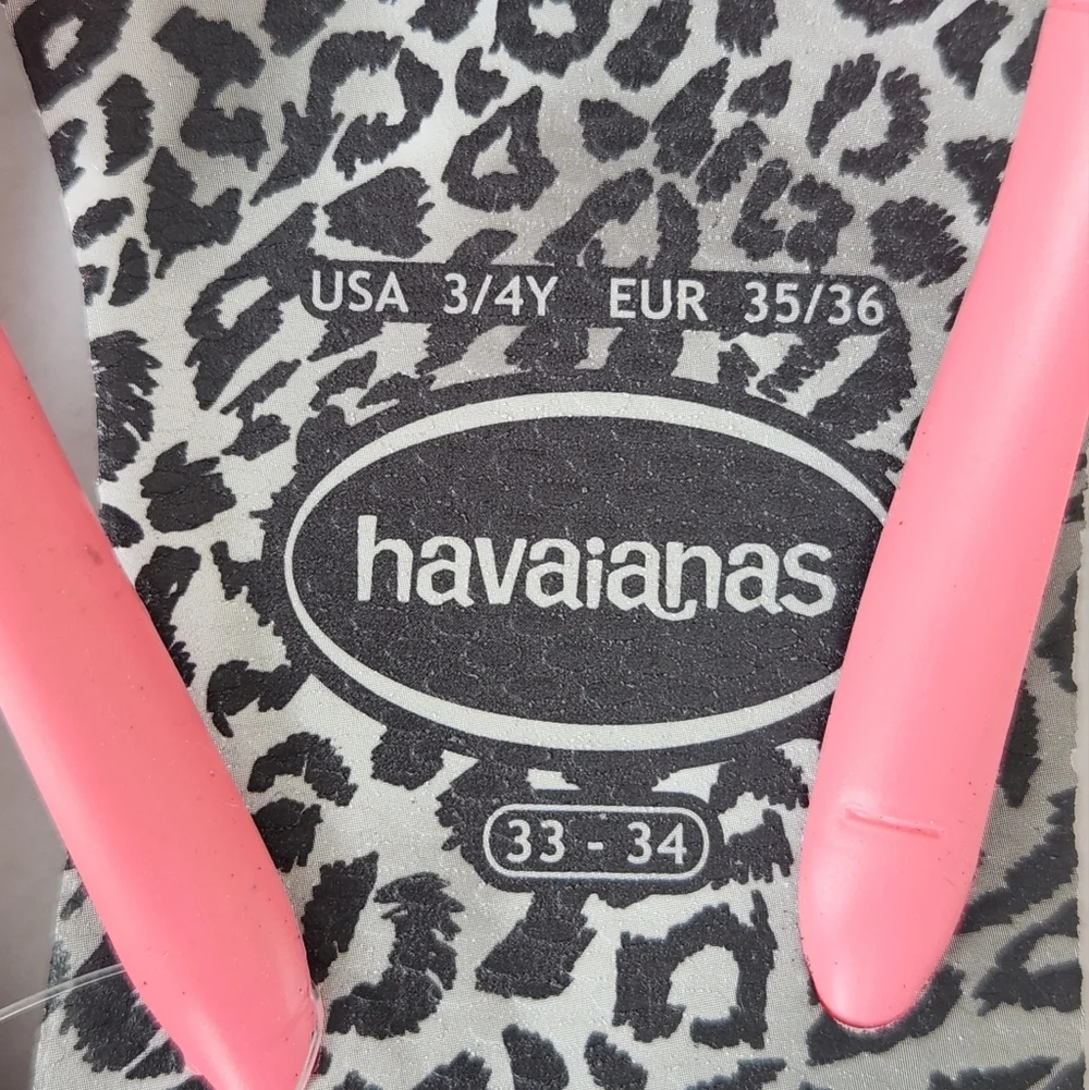 NEW! || HAVAIANAS || Youth 3/4 flip flops, leopard print and pink